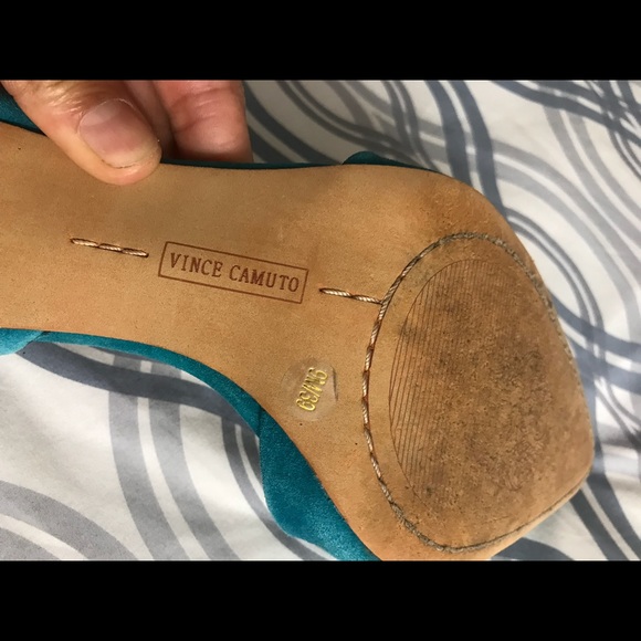 Two beautiful shoes - Picture 6 of 8